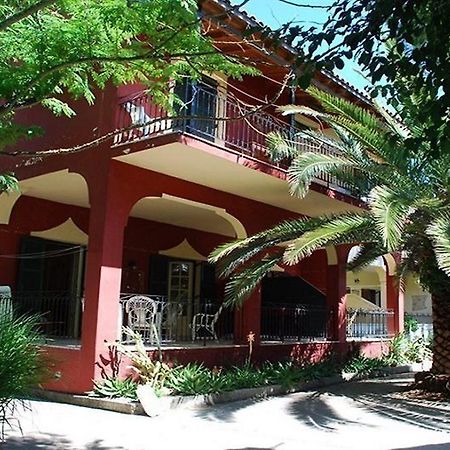 Teressa Apartments Dassia  Exterior photo
